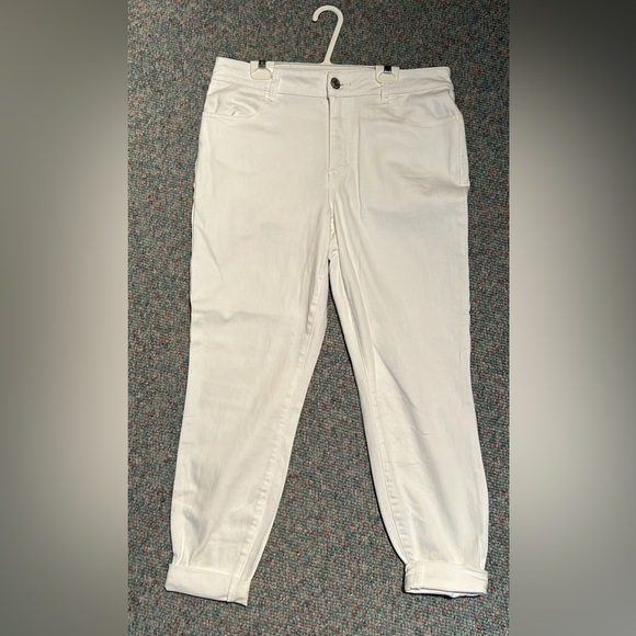 Maurice’s size Large high rise cropped pants - Picture 1 of 8